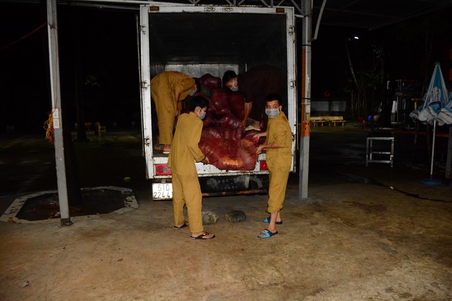 Continuing to support people in need in the Covid-19 pandemic of Hoang Phap Pagoda (series 7)